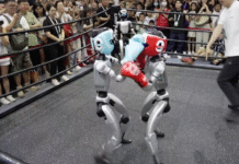 WAIC 2025: चीन में ह्यूमनॉइड रोबोट ने दिखाया दम, मचाई धूम AI-Powered Robot Boxers Dazzle WAIC 2025
