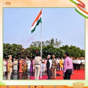 भारत मंडपम में आईटीपीओ के स्वतंत्रता दिवस समारोह के दौरान राष्ट्रीय ध्वज फहराया गया. mediababu