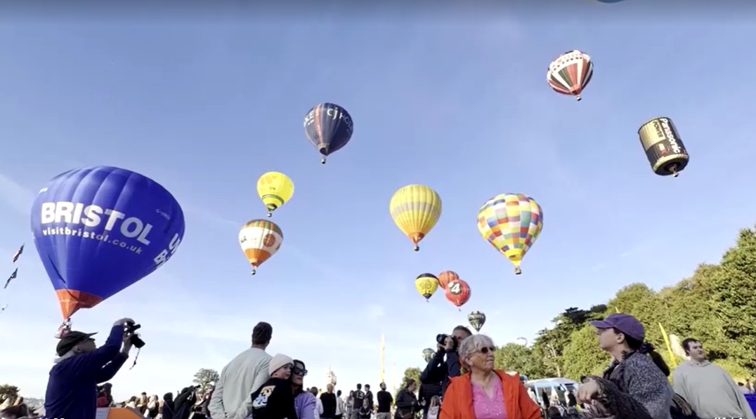 ब्रिटेन के ब्रिस्ताल शहर मे मनाया गया Bristol (International Balloon Fiesta)